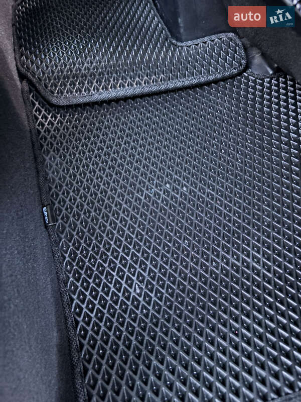 Седан Hyundai Elantra 2014 в Киеве фото 40 Седан Hyundai Elantra 2014 в Киеве