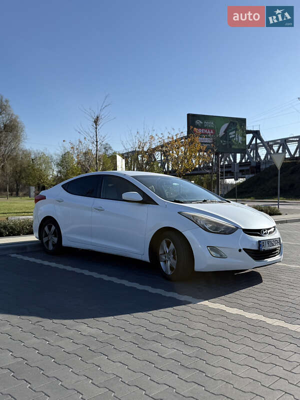 Седан Hyundai Elantra 2012 в Ирпене