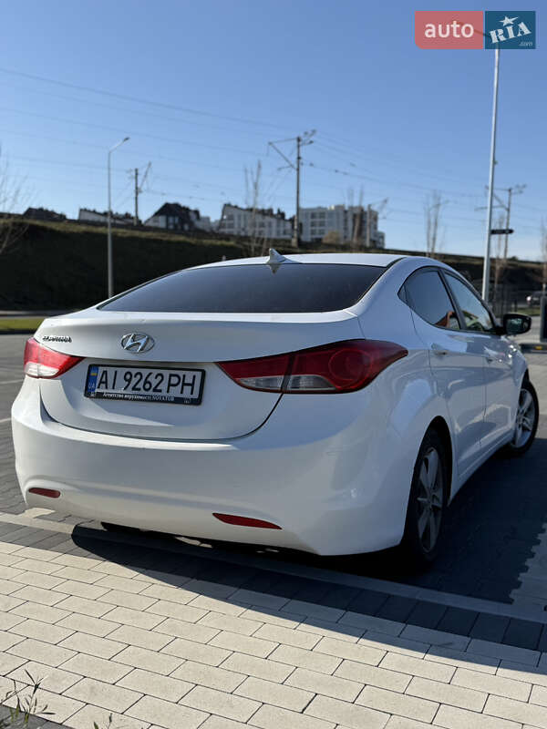 Седан Hyundai Elantra 2012 в Ирпене