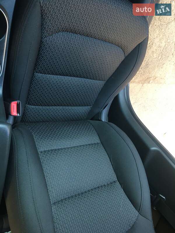 Седан Hyundai Elantra 2018 в Киеве