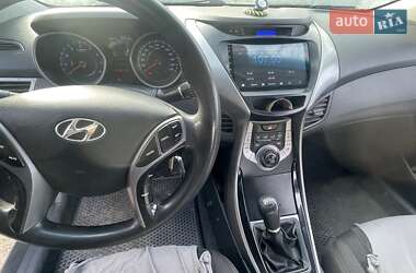 Седан Hyundai Elantra 2012 в Лозовой