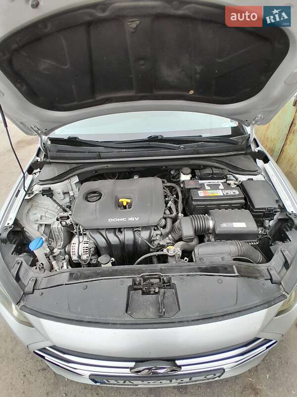 Седан Hyundai Elantra 2016 в Запорожье фото 6 Седан Hyundai Elantra 2016 в Запорожье