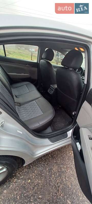 Седан Hyundai Elantra 2016 в Кагарлику фото 11 Седан Hyundai Elantra 2016 в Кагарлику