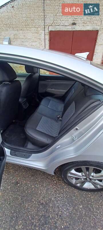 Седан Hyundai Elantra 2016 в Кагарлику фото 8 Седан Hyundai Elantra 2016 в Кагарлику