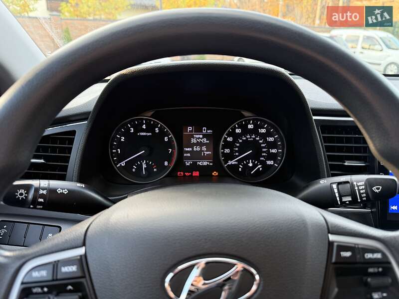 Седан Hyundai Elantra 2016 в Виннице