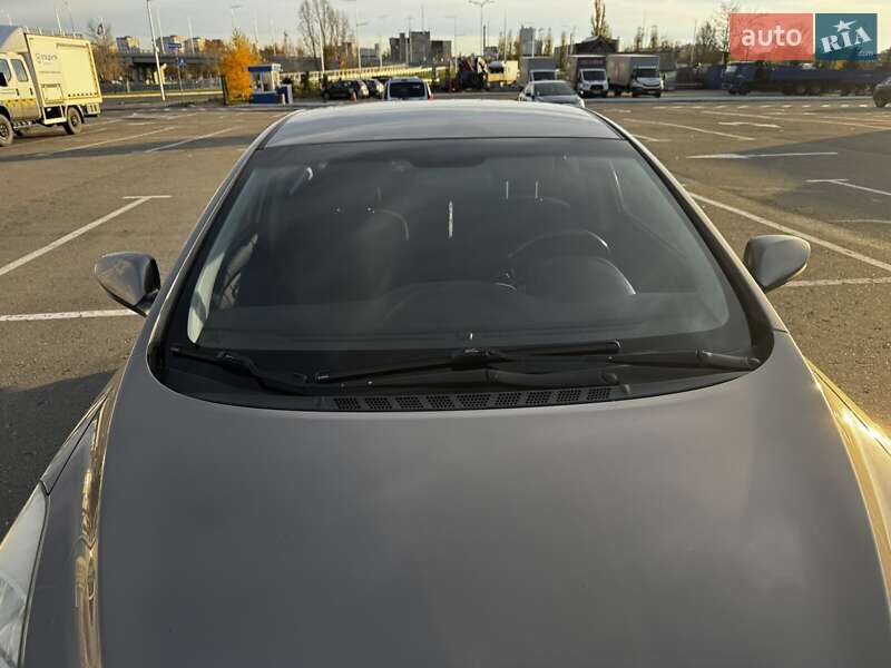 Седан Hyundai Elantra 2013 в Києві