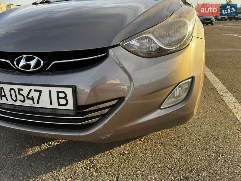 Седан Hyundai Elantra 2013 в Києві