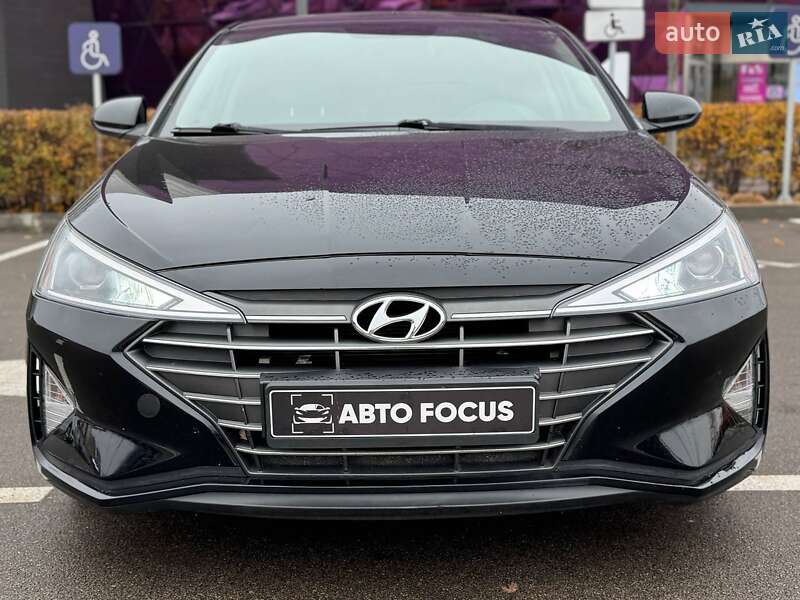 Седан Hyundai Elantra 2019 в Киеве