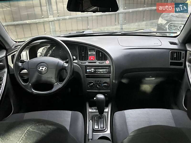 Седан Hyundai Elantra 2010 в Киеве