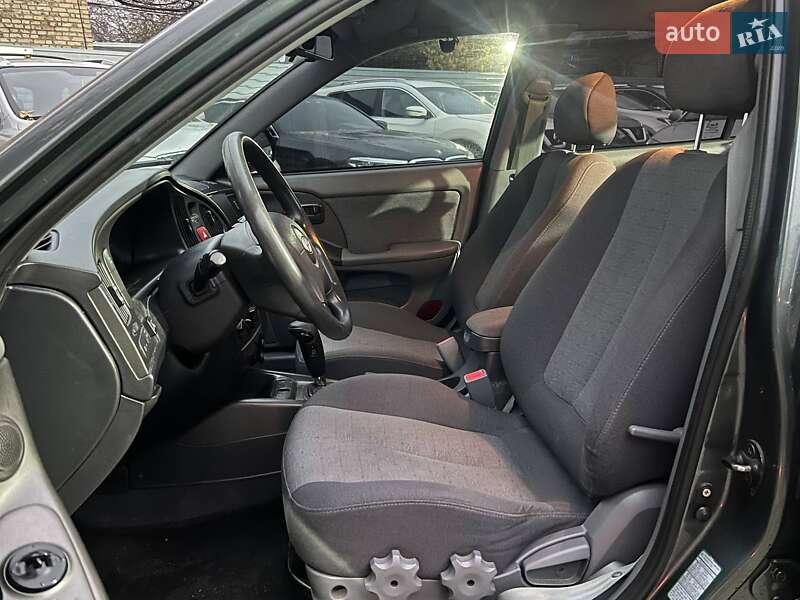 Седан Hyundai Elantra 2010 в Киеве