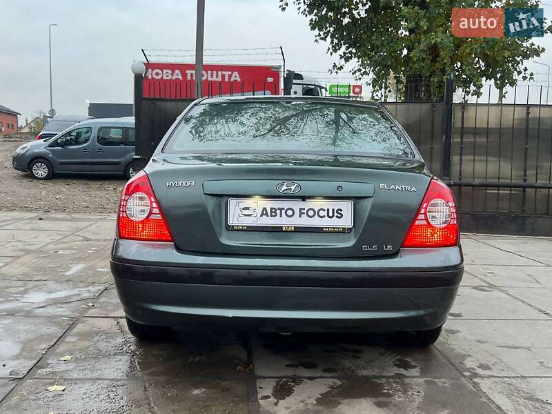 Седан Hyundai Elantra 2010 в Киеве