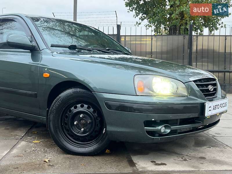 Седан Hyundai Elantra 2010 в Киеве