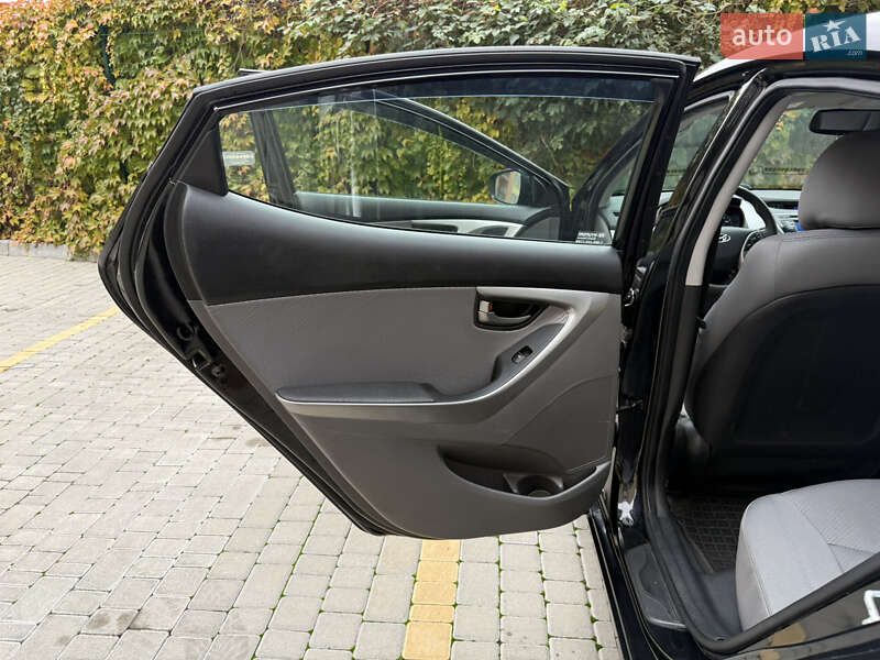 Седан Hyundai Elantra 2013 в Одессе фото 50 Седан Hyundai Elantra 2013 в Одессе