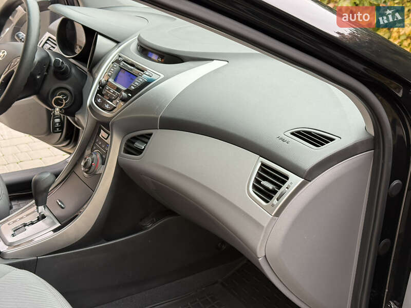 Седан Hyundai Elantra 2013 в Одессе фото 60 Седан Hyundai Elantra 2013 в Одессе