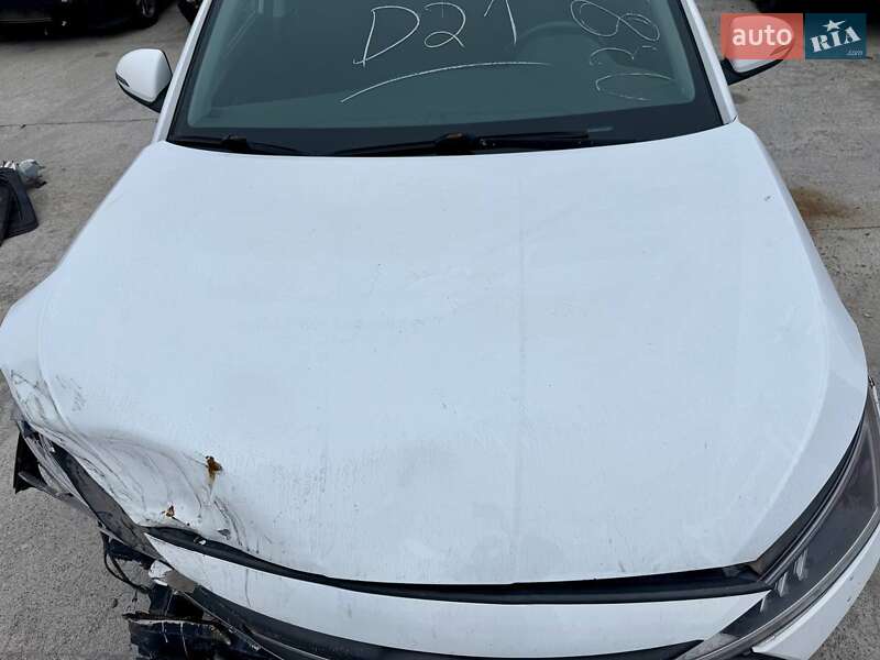 Седан Hyundai Elantra 2019 в Киеве