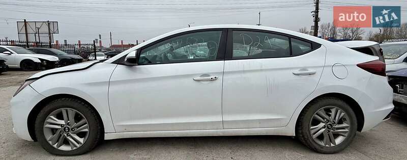 Седан Hyundai Elantra 2019 в Киеве