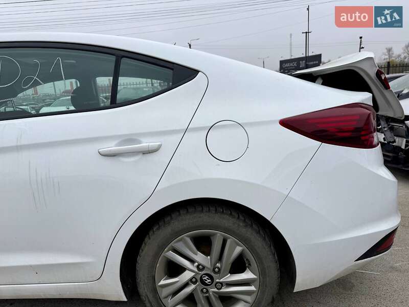 Седан Hyundai Elantra 2019 в Киеве