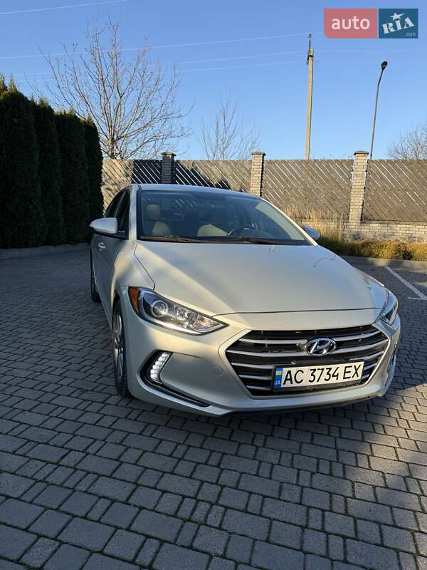 Седан Hyundai Elantra 2016 в Луцке