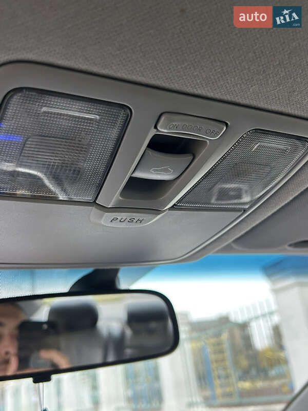 Седан Hyundai Elantra 2011 в Києві