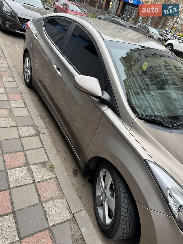 Седан Hyundai Elantra 2013 в Киеве фото 2 Седан Hyundai Elantra 2013 в Киеве