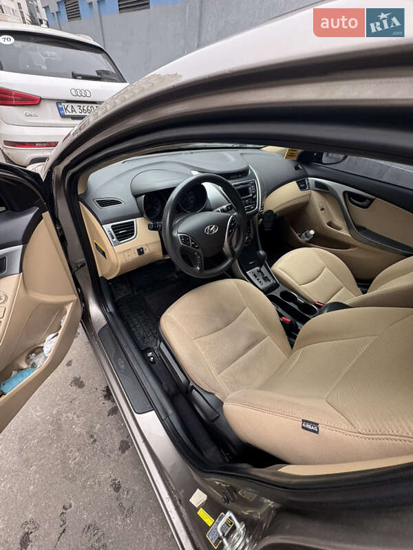Седан Hyundai Elantra 2013 в Киеве фото 9 Седан Hyundai Elantra 2013 в Киеве