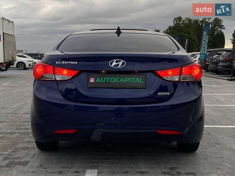 Седан Hyundai Elantra 2011 в Києві