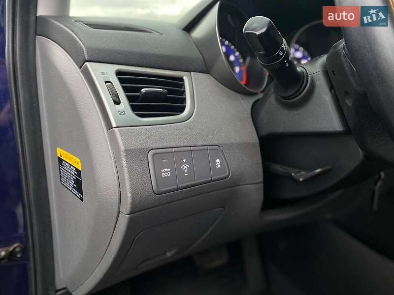 Седан Hyundai Elantra 2011 в Києві