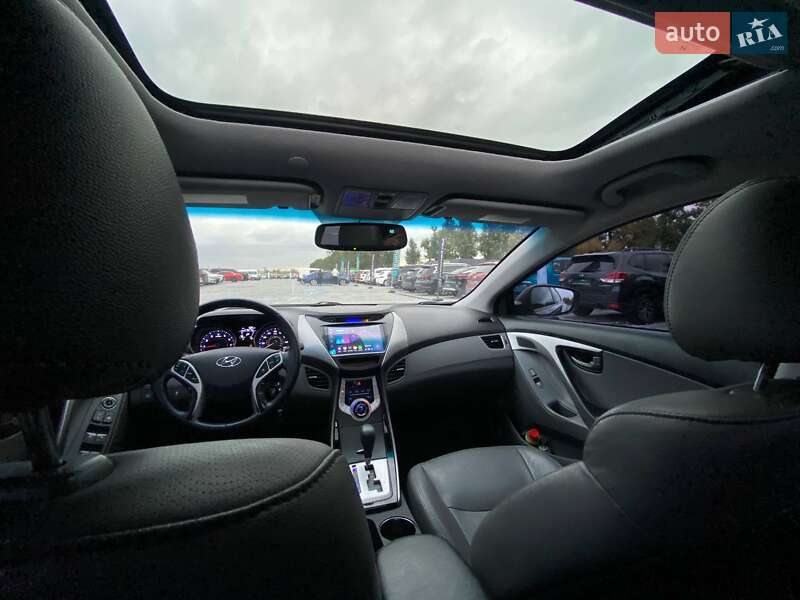Седан Hyundai Elantra 2011 в Києві