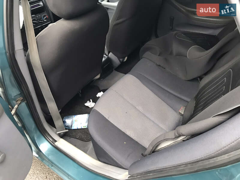 Хетчбек Hyundai Elantra 2004 в Києві