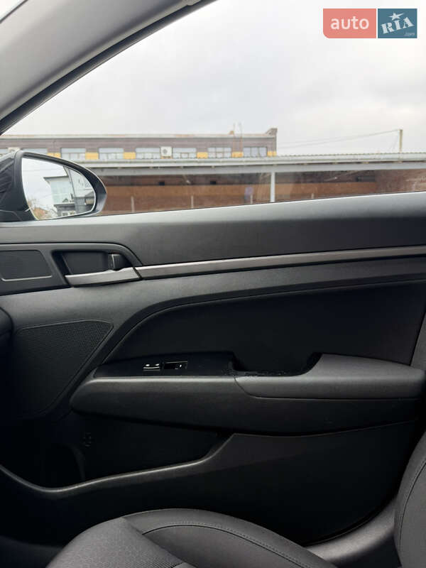 Седан Hyundai Elantra 2016 в Нововолинську фото 20 Седан Hyundai Elantra 2016 в Нововолинську