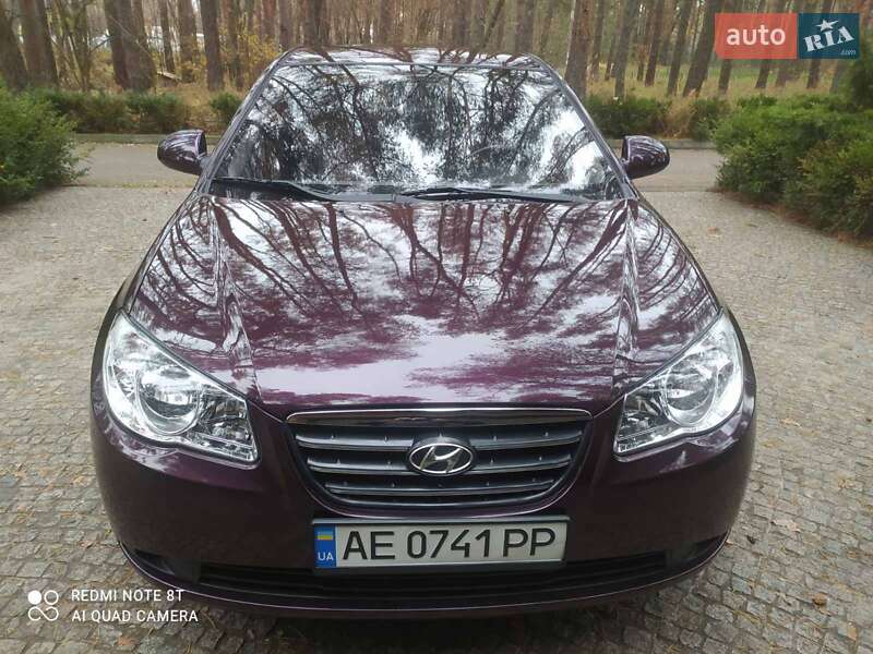 Седан Hyundai Elantra 2008 в Днепре