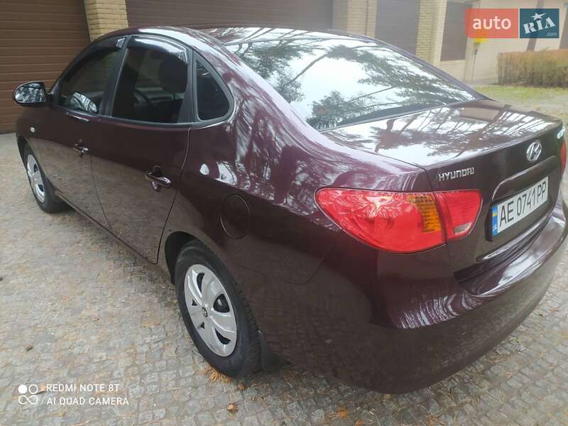 Седан Hyundai Elantra 2008 в Днепре