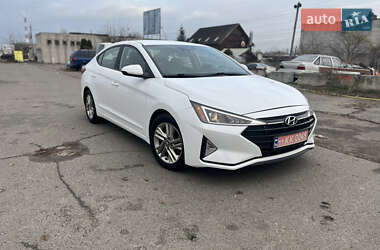 Седан Hyundai Elantra 2019 в Києві