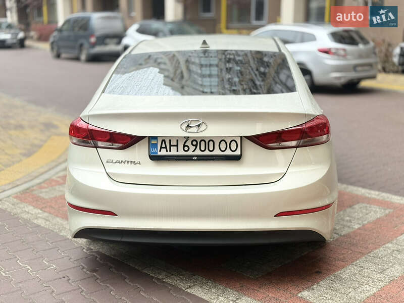 Седан Hyundai Elantra 2016 в Києві фото 5 Седан Hyundai Elantra 2016 в Києві