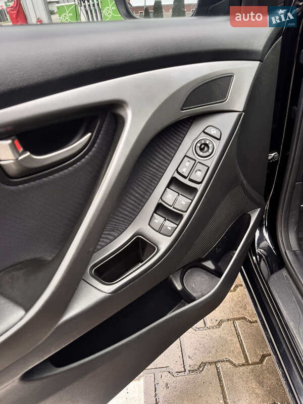 Седан Hyundai Elantra 2013 в Одесі