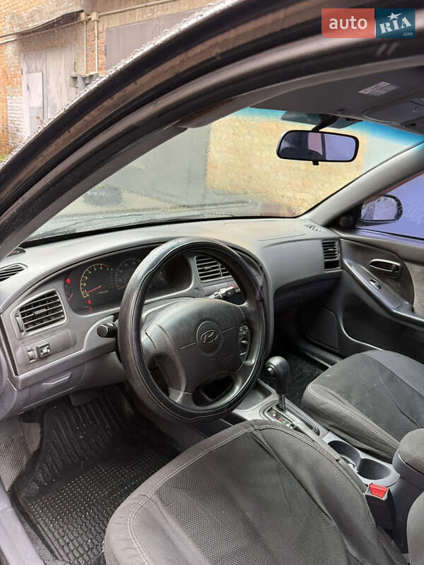 Седан Hyundai Elantra 2003 в Киеве