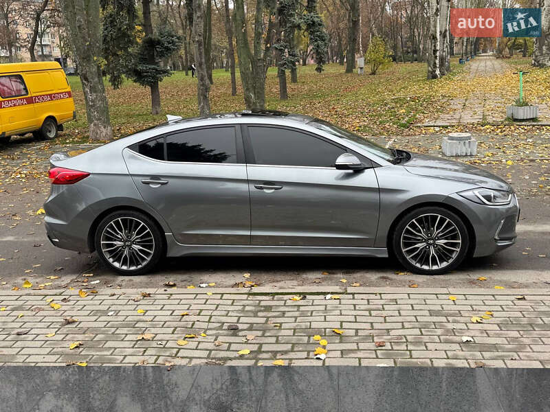 Седан Hyundai Elantra 2017 в Запорожье
