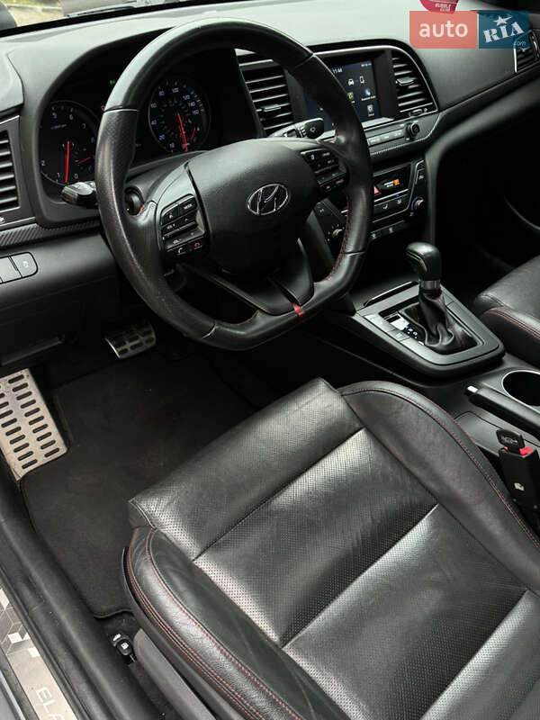 Седан Hyundai Elantra 2017 в Запорожье