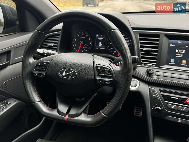 Седан Hyundai Elantra 2017 в Запорожье