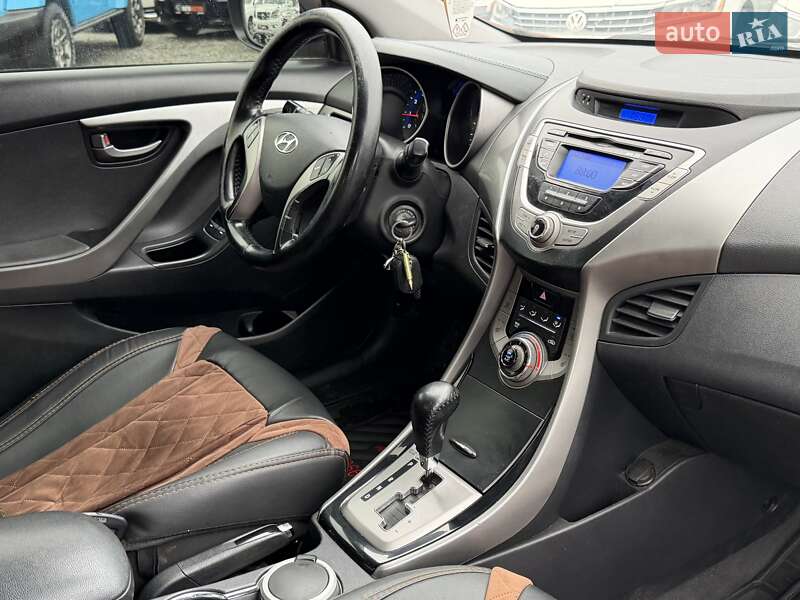 Седан Hyundai Elantra 2013 в Харкові