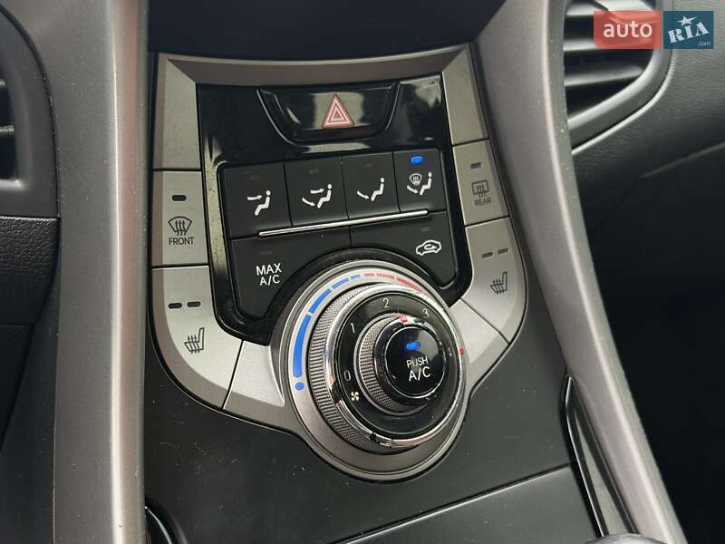 Седан Hyundai Elantra 2013 в Харкові