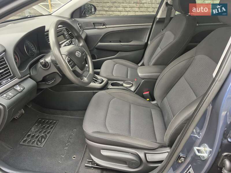 Седан Hyundai Elantra 2018 в Києві