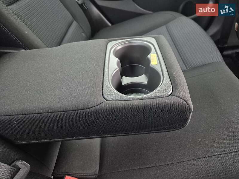 Седан Hyundai Elantra 2018 в Києві