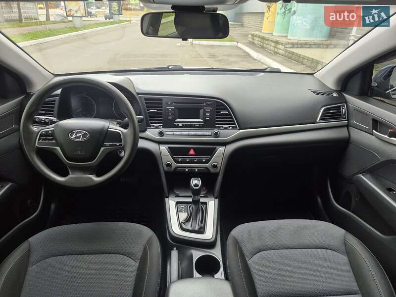 Седан Hyundai Elantra 2018 в Києві