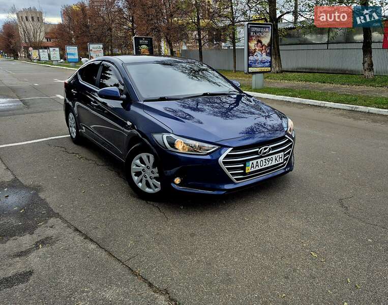 Седан Hyundai Elantra 2018 в Києві