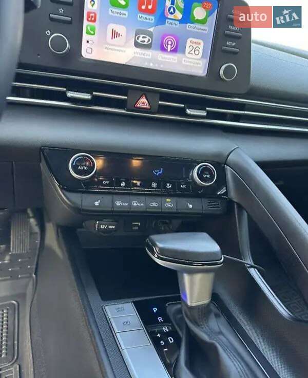 Седан Hyundai Elantra 2023 в Дніпрі