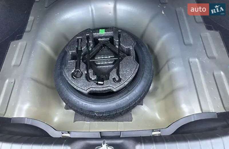 Седан Hyundai Elantra 2023 в Дніпрі