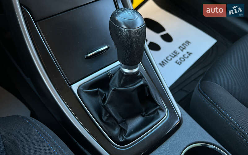 Седан Hyundai Elantra 2012 в Львове