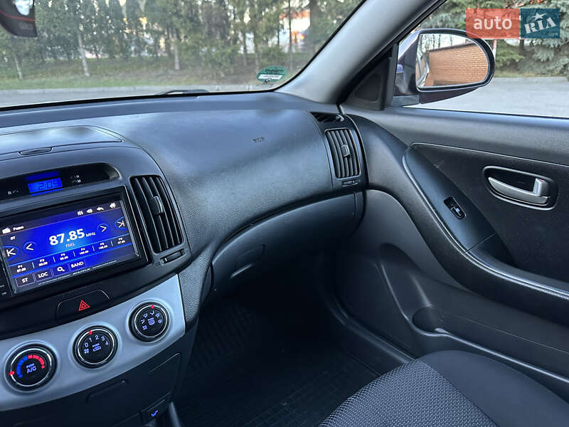 Седан Hyundai Elantra 2007 в Тернополі