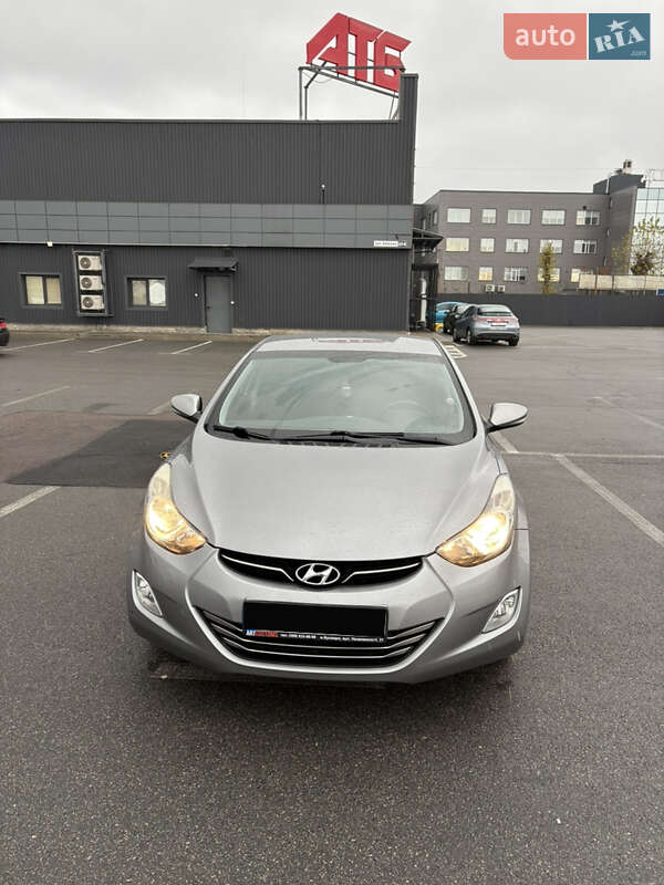 Седан Hyundai Elantra 2012 в Броварах